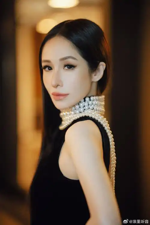 这是一次踌躇满志的合作,也是elva萧亚轩的重新蜕变,属于萧亚轩属于