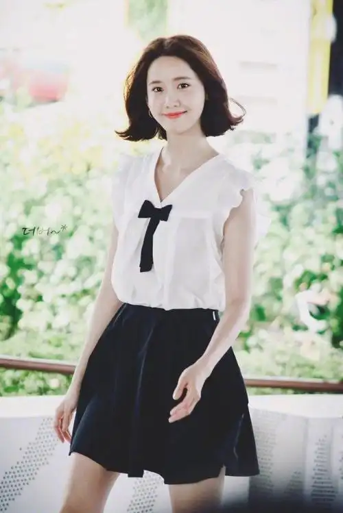 比如允儿这款及脖长度的"波波头"短发,就是清新少女味道的一种发型了