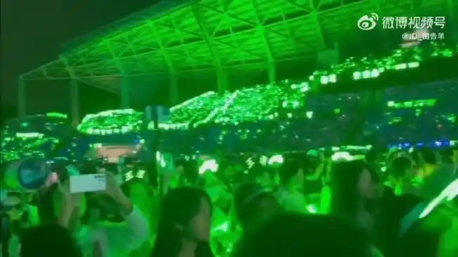 王源绿海##罗伯特 tfboys已经解散了