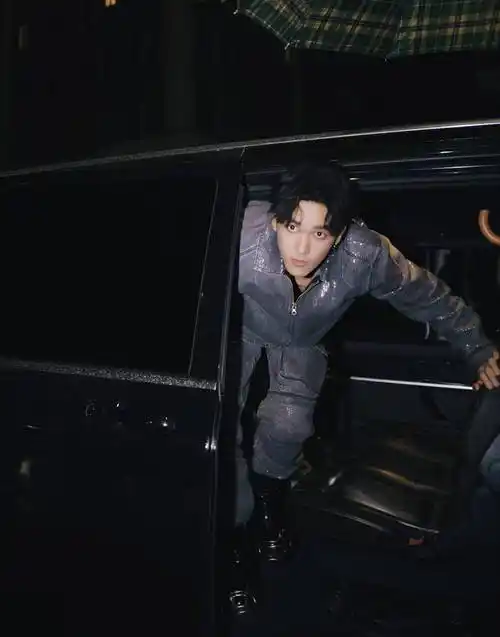 米兰时装周:张柏芝少女,张雨绮性感,龚俊聪明,陈牧驰少年_时尚_黑色