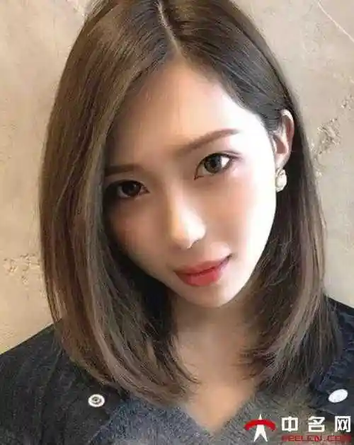 最新中长发发型女简单一点这样才好看