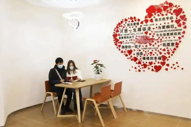 双重喜庆高新区婚姻登记处开业人气旺