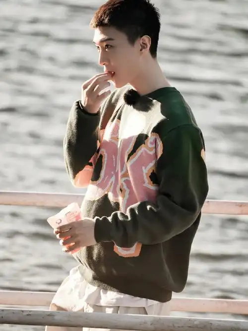 范丞丞这就是少年感吗77同款零食安排上了