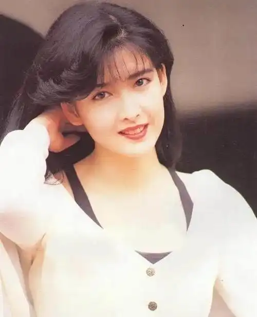 "玉女掌门人"周慧敏的励志人生,和她一生痴爱的那个男人