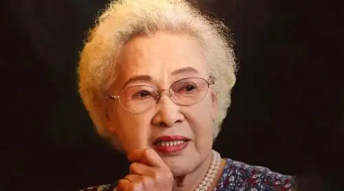 中国最美女演员,四次病危仍坚持拍戏,今96岁依旧美得舒心从容