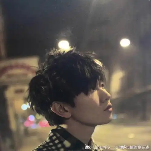 林俊杰绝美侧颜