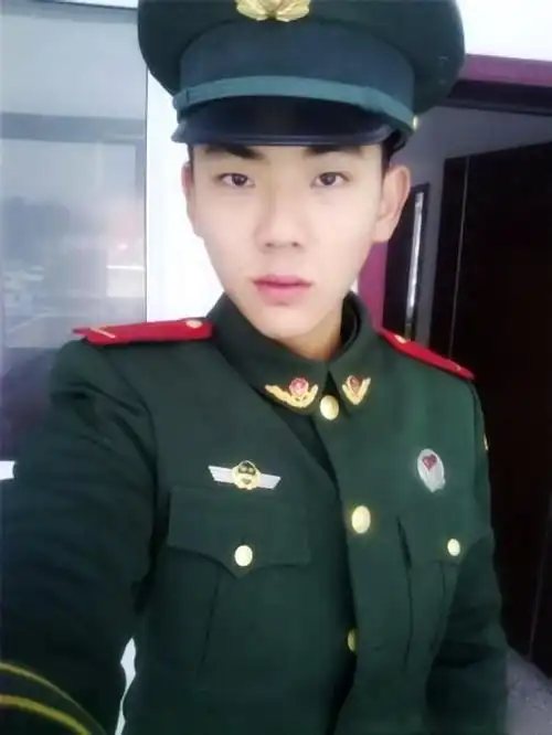 超帅的武警官兵 - 祁连山虎 - 祁连山虎博客