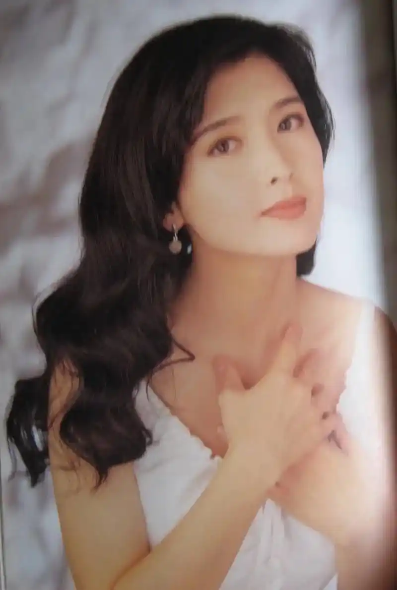 周慧敏照片04.下载方式见我主页#壁纸 #图文伙伴计划 #手 - 抖音