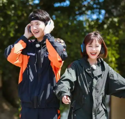 谭松韵和白敬亭上热搜后,熊梓淇发文引热议,网友:吃醋了_小时_节目