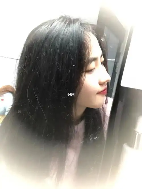 对镜自拍侧面03