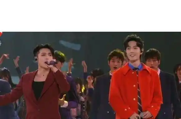 张艺兴肖战同台演唱同样是28岁却像是两个年代的人