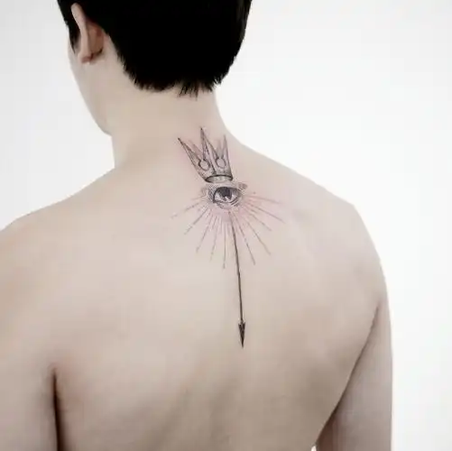 【初心-图片】180329#尼坤#新纹身 "皇冠,(他的)眼睛,箭头" cr tattoo