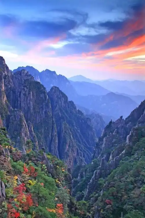 到底几月来黄山风景区能看到最美的秋景?看完这篇攻略你就全明白了