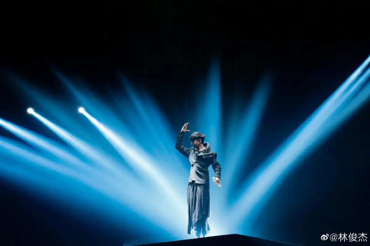 林俊杰jj20演唱会北京站加场了,鸟巢连唱3天  另外,今晚八点广州站