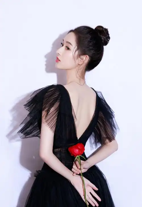 王玉雯性感黑纱裙写真图片34