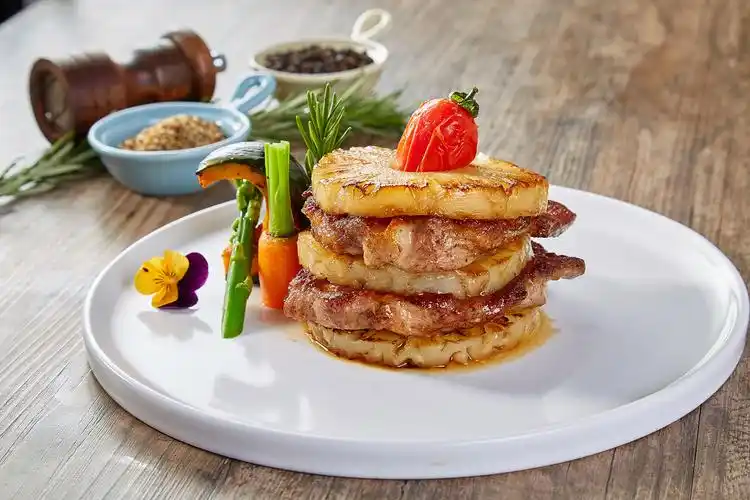 摄影设计丨一笼小幸运-西式菜|摄影|产品摄影|蚂蚁动力餐饮策划 - 原