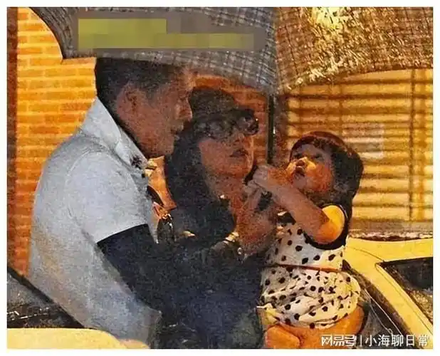 霍汶希晒女儿的正脸照,谢霆锋的身份不再神秘,关系疑似曝光
