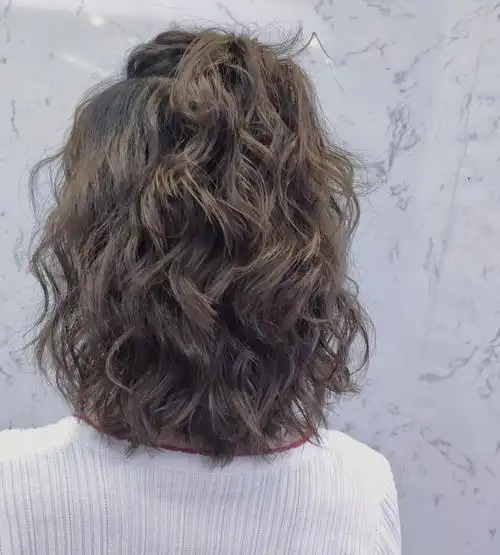 蓬松时尚显发量,尤其适合这3种人|烫发|发型|脸型|发尾|卷发_网易订阅