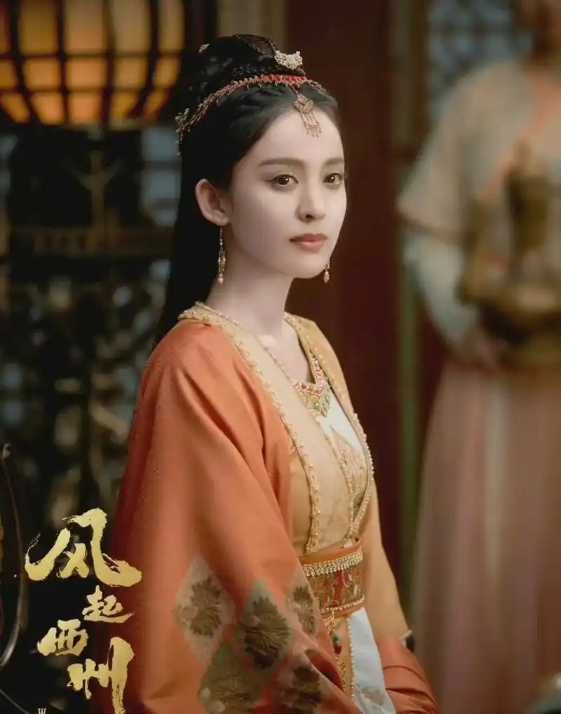 第一次觉得 古力娜扎的古装造型 这么美,那么迷人 尤其是第一张图片里