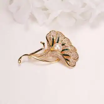 珠宝首饰>珍珠>珍珠胸针>梵婉>梵婉轻奢胸针锆石防走光结婚胸花淡水