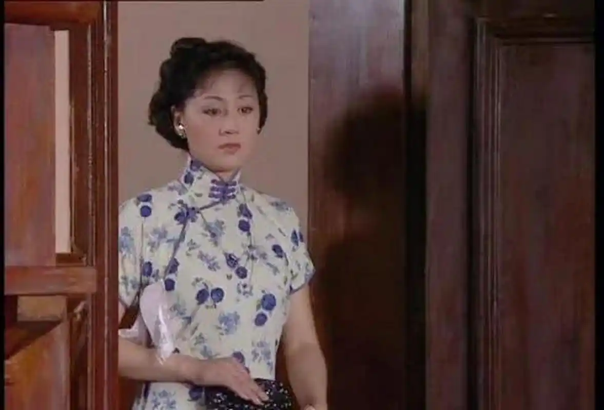 演员王姬,成名背后的心酸和无奈,虽然儿女双全却喜忧参半