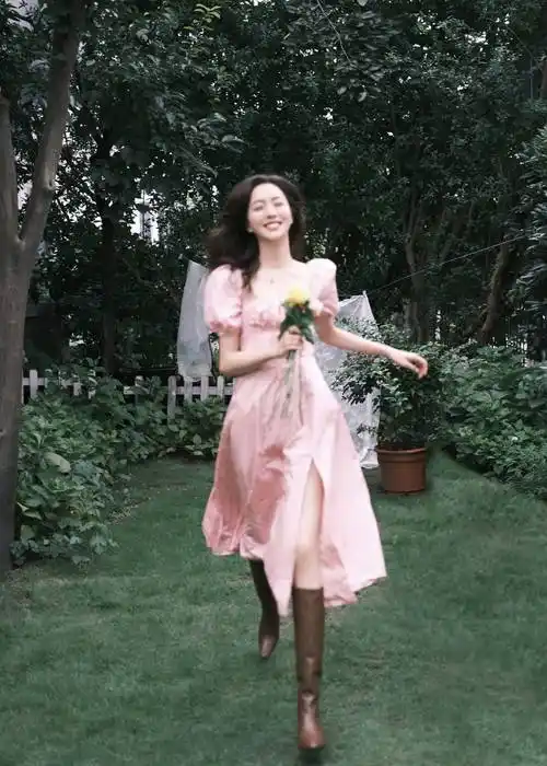 人海之中遇见你开播,赵尧珂化身痴情女记者可盐可甜_唐暖_观众_网友