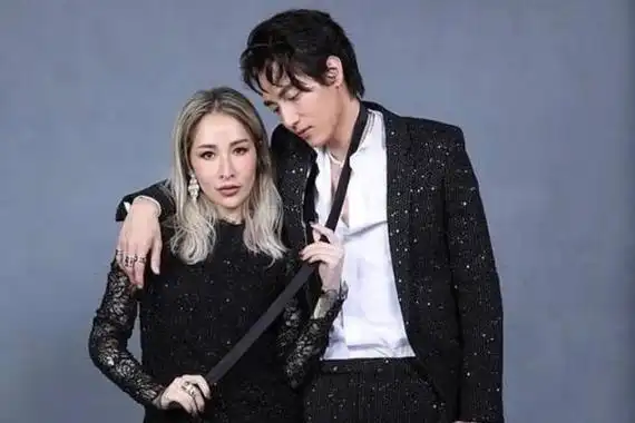 萧亚轩黄皓分手原因曝光观点有分歧或许来自年龄差