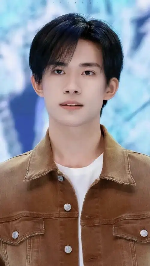 易烊千玺龙年新春祝福##易烊千玺电影小小的我