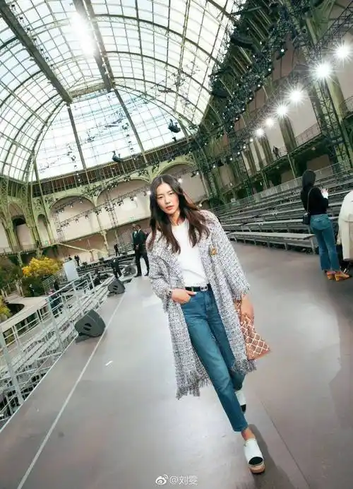 刘雯大气穿搭有这10个日常搭配tips