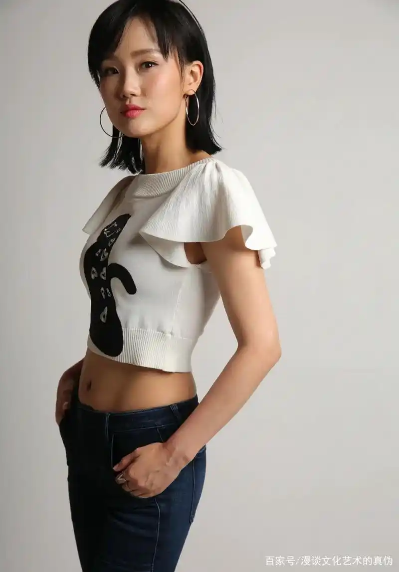 青年歌手黄龄的身材真的好棒