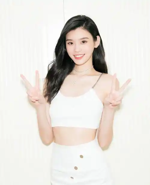 奚梦瑶这尤物身材,真叫人窒息啊!