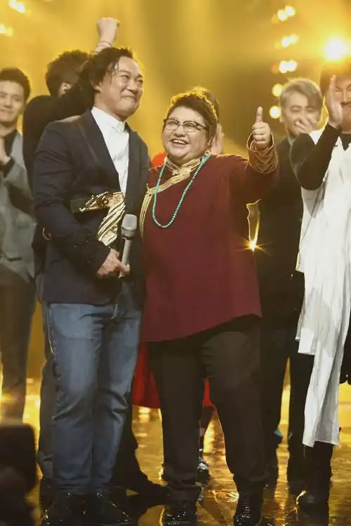 韩红的真实身份曝光,如今几乎倾家荡产,值得每个人警醒!