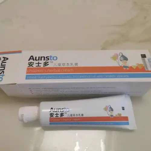 (适合轻微型的湿疹)看了大夫说是湿疹,先用了莫匹罗星软膏和氧化锌