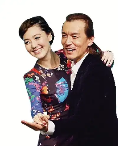 王冠眼中的男搭档曹可凡:领我入门的师父,是他带我走进了主持人这个行