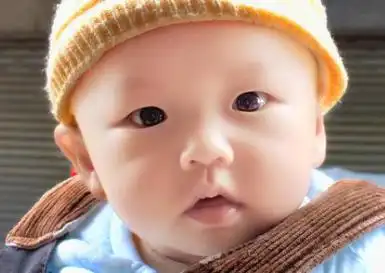 三个月的宝宝每天喝水量标准值表3个月婴儿喝水量和次数