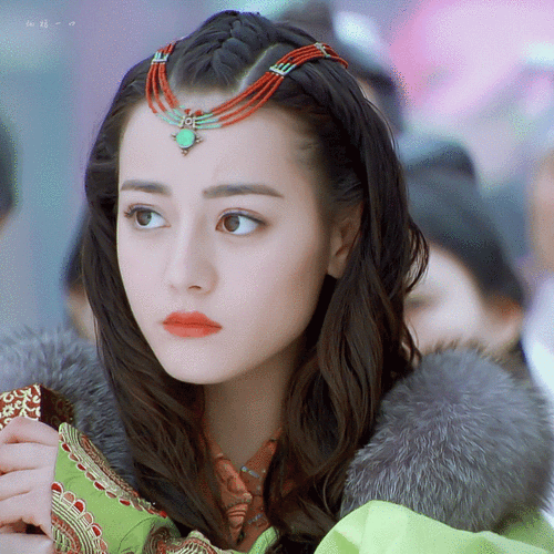 《风中奇缘》迪丽热巴饰演的骊姬,舞姿优美