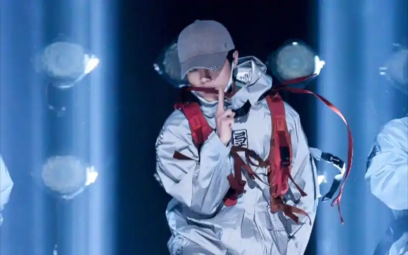 鹿晗的分身舞我要永久收藏!