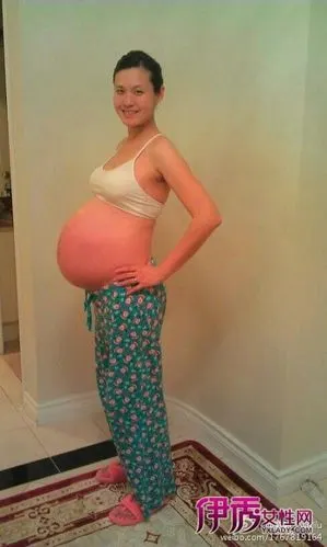 刘畊宏在祝福唐志中的同时更是思念自己怀孕的老婆,将肚大如箩的老婆