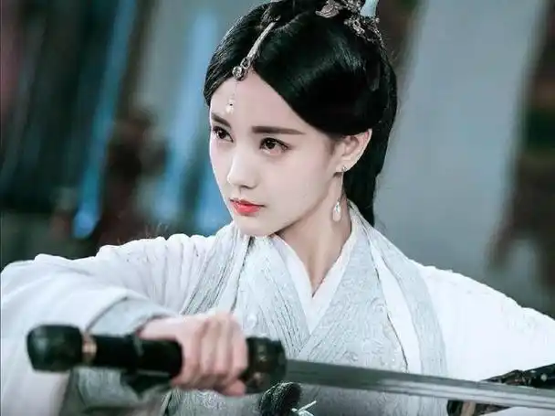 李一桐个人资料简介和演过的电视剧(李一桐捧不红的原因)