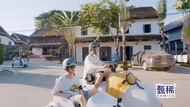 鹿晗跟荣梓杉开车兜风##五哈团出行攻略##哈哈哈哈哈