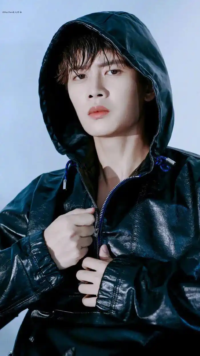 爱豆丨任嘉伦头像壁纸