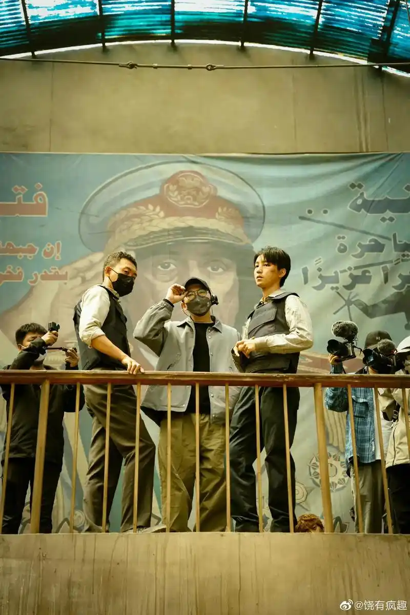 饶晓志晒万里归途片场花絮照