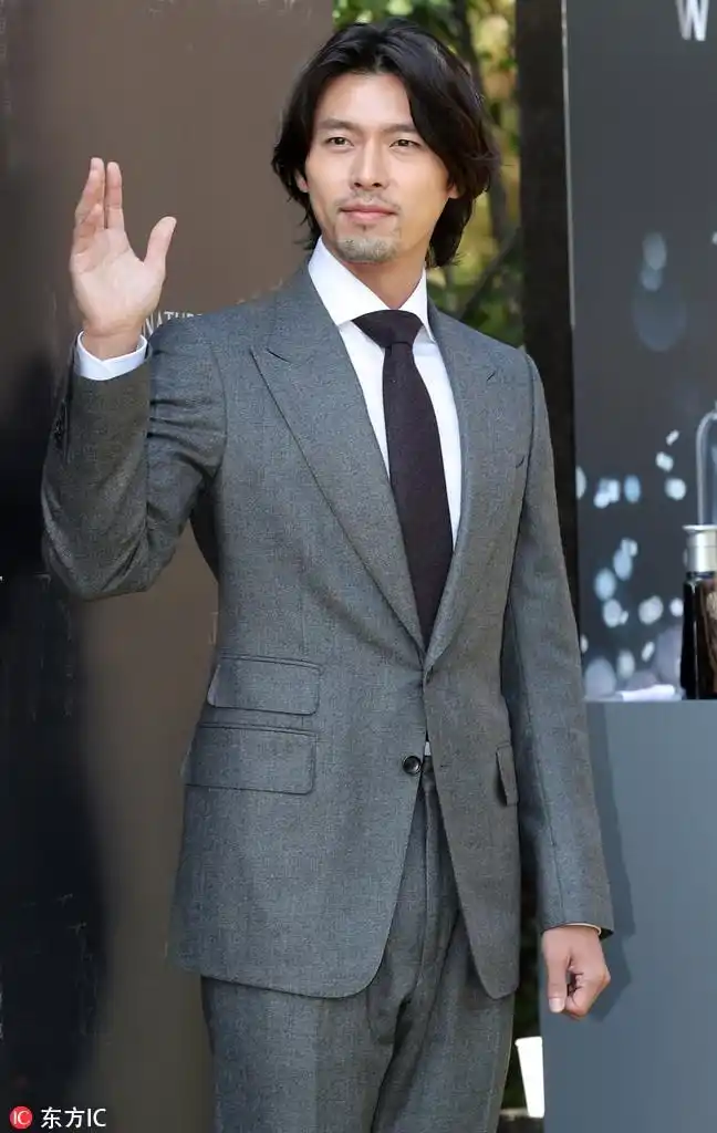 组图:玄彬出席品牌活动 灰色西装套装彰显熟男魅力_高清图集_新浪网