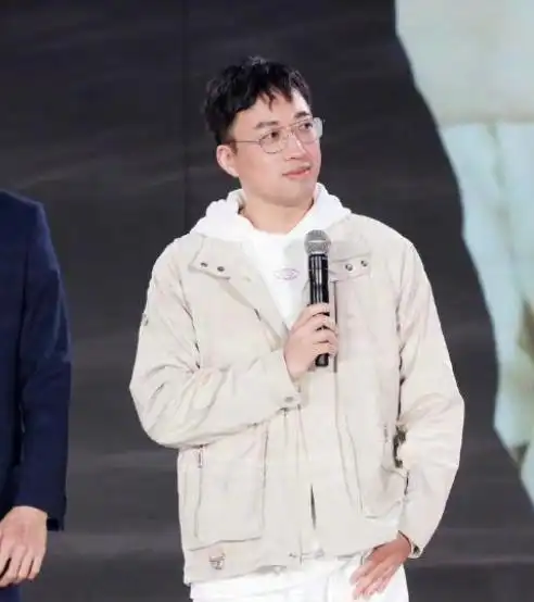 于正暴瘦50斤,从油腻大叔变型男,看了他的减肥餐,实在太佩服