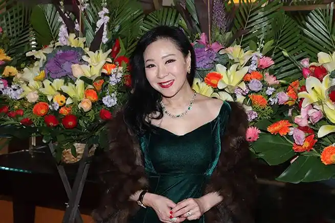 魏秋桦与小20岁老公恩爱缠绵 魏秋桦老公个人资料