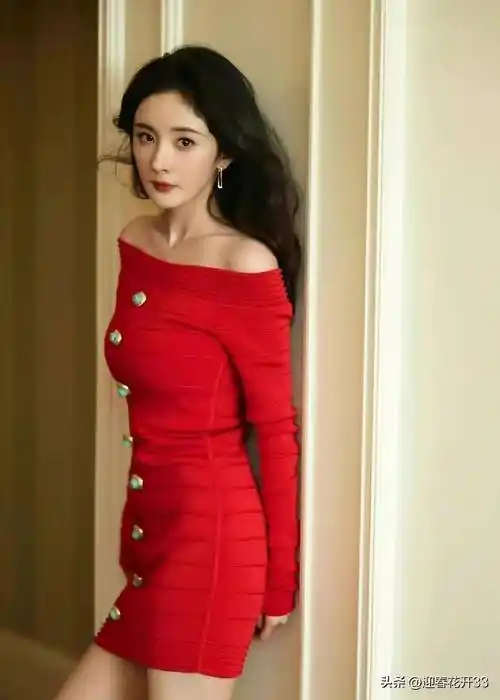 女神刘亦菲姐姐赵丽颖金晨佟丽娅红衣造型,你心尖上的是哪个?