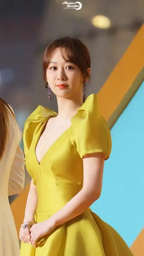 盘亮条顺大明星珠圆玉润女顶流杨紫cr水印侵删