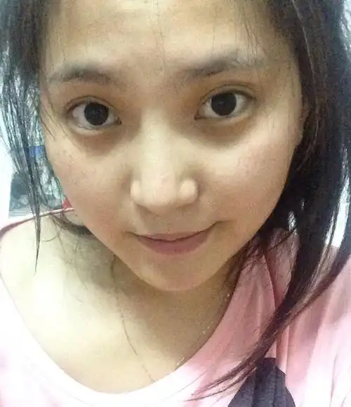 这算大饼脸吗颧骨高还是颧骨宽