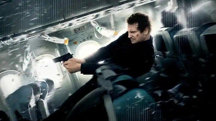 空中营救电影壁纸-连姆尼森大叔主演