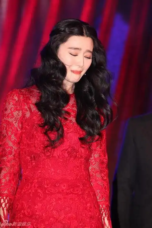 范冰冰在《武则天》发布会现场范爷现场称重 自曝花痴张丰毅的胸肌